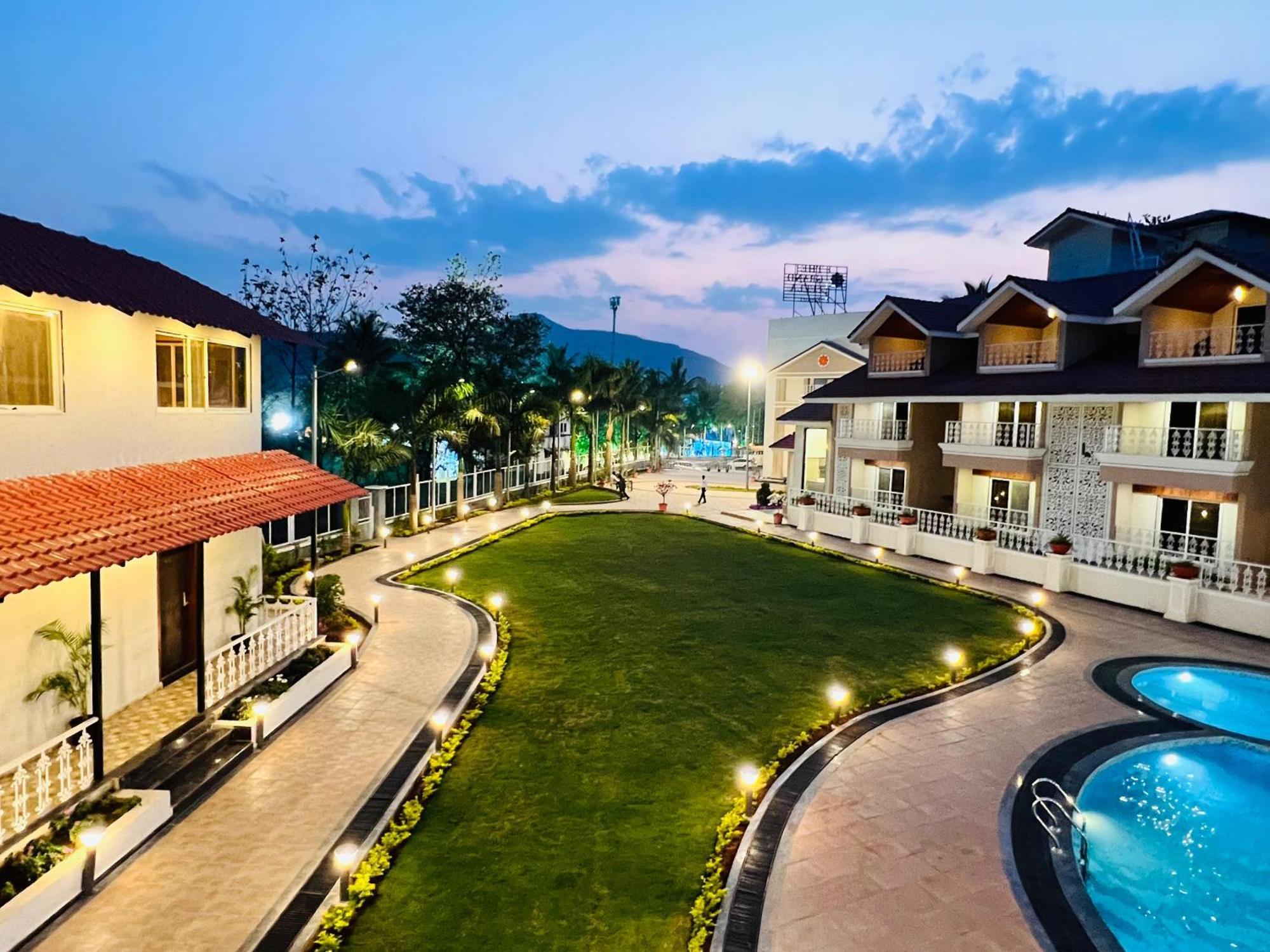 The Grand Leela Resort コーポリ エクステリア 写真