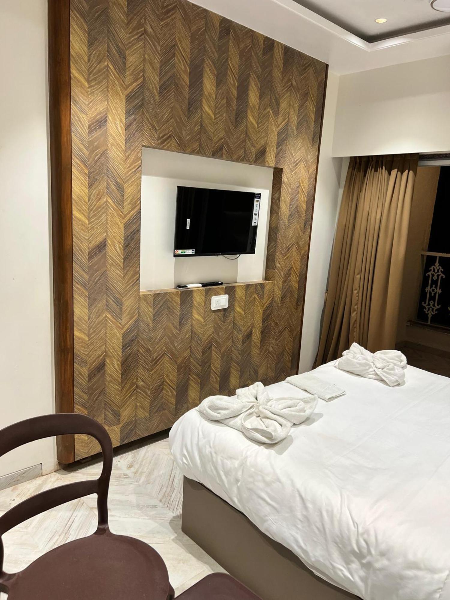 The Grand Leela Resort コーポリ エクステリア 写真