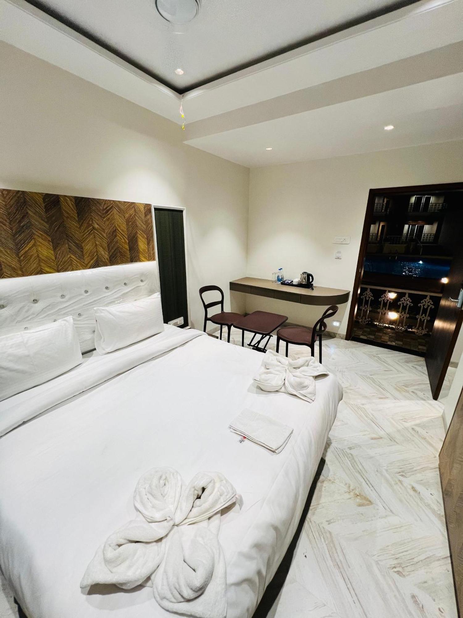 The Grand Leela Resort コーポリ エクステリア 写真
